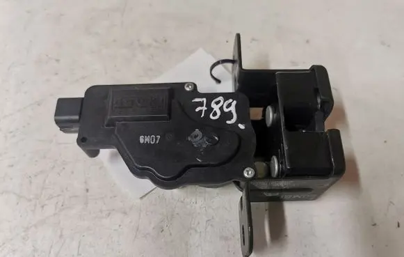 KIA Sorento Tailgate window lock/catch/latch 871303E000