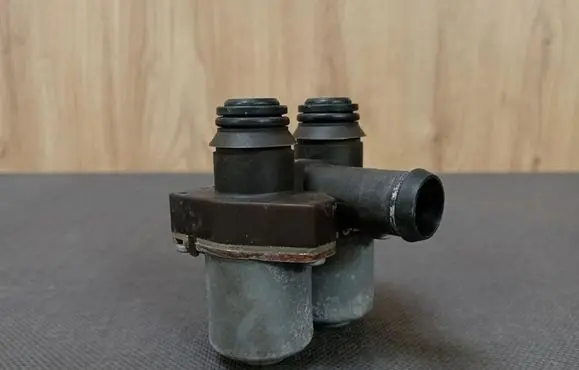 Mercedes-Benz SLK R170 Valve 0018307784 A0018307784