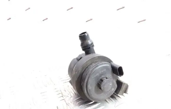 BMW X1 F48 F49 Electric auxiliary coolant/water pump 8605322
