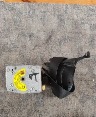 Mercedes-Benz CLK A208 C208 Rear seatbelt 67296 27213082