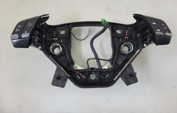 Volvo XC90 Steering wheel buttons/switches 30680843