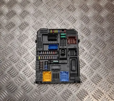 Opel Combo E Fuse box set 9830707680