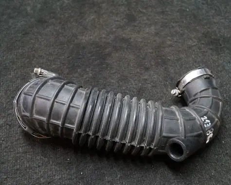 Air intake hose/pipe