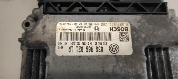 Volkswagen PASSAT B5.5 Engine control unit/module 03G906021LR 9248 0281013260