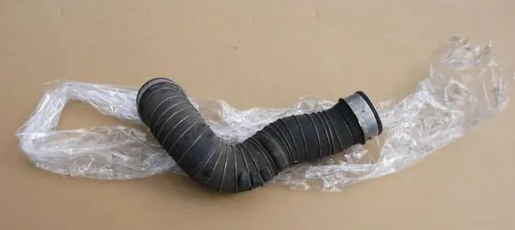 Mercedes-Benz C W203 Intercooler hose/pipe A2035280682
