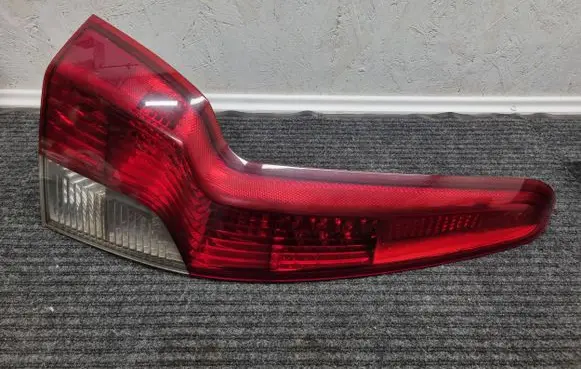 Volvo V50 Rear/tail lights 30744541 27160102 P1007V50SXX