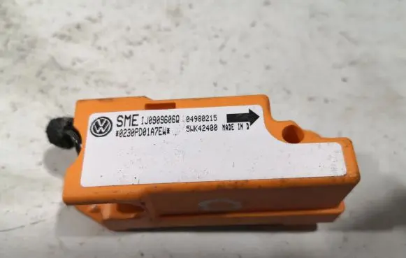 Volkswagen New Beetle Airbag deployment crash/impact sensor 1J0909606Q
