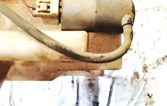 Toyota Avensis T270 Windscreen/windshield washer pump