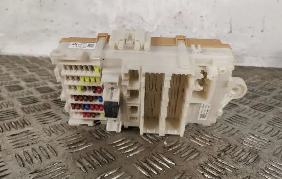 Honda HR-V Fuse module 747048360W 737012820W
