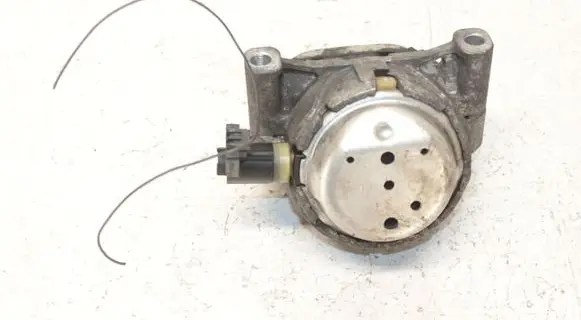 Engine mount bracket