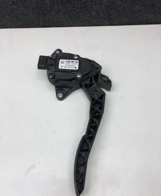 Renault Master III Accelerator throttle pedal 8200672367