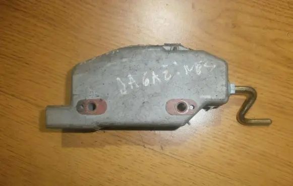 Opel Astra F Central locking motor 90414493