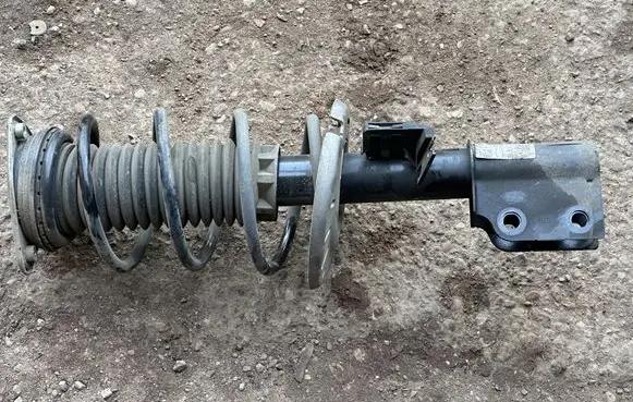 Peugeot 308 Front shock absorber/damper
