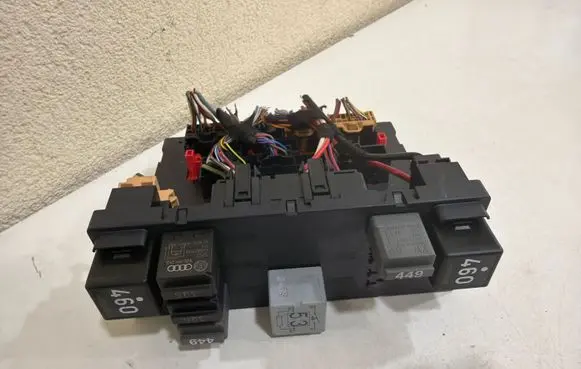 Skoda Octavia Mk2 (1Z) Comfort/convenience module 3C8937049E