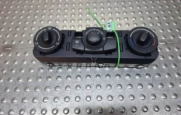 BMW Z4 E85 E86 Climate control unit S25144162 6939982
