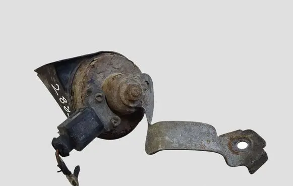 Skoda Octavia Mk2 (1Z) Horn signal 703881157