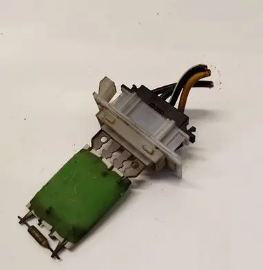 Volkswagen Golf Plus Heater blower motor/fan resistor 