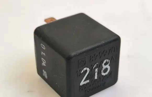 Audi 80 90 B3 Other relay 895951254 899970 12V2050A