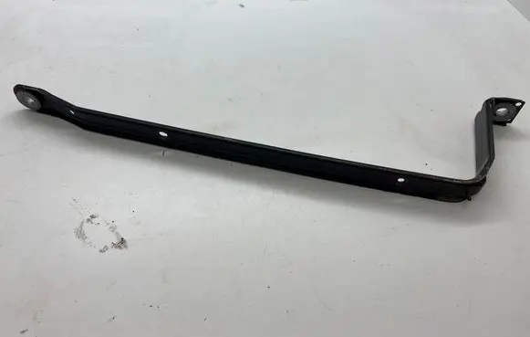 Mercedes-Benz E W212 Fuel tank mounting bracket A2124700140