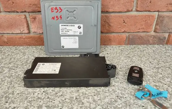 BMW 3 E92 E93 Engine control unit/module 7573863 MSD80