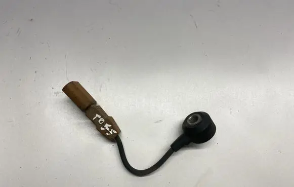 Volkswagen Golf V Detonation knock sensor 06F905377