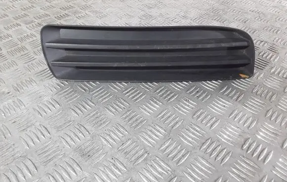 Chrysler 300 - 300C Front fog light trim/grill 04805942AA