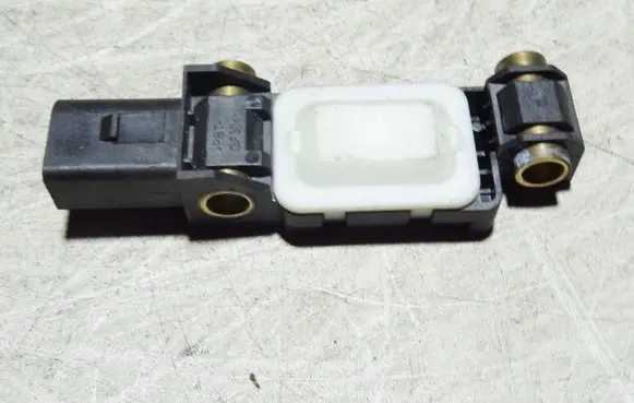 Audi A6 S6 C5 4B Airbag deployment crash/impact sensor 8E0959643E