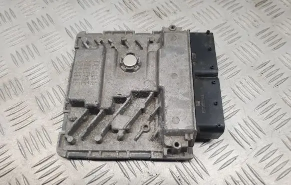 Audi A5 Engine control unit/module 8W0906259J