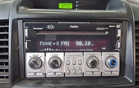 Radio/CD/DVD/GPS head unit