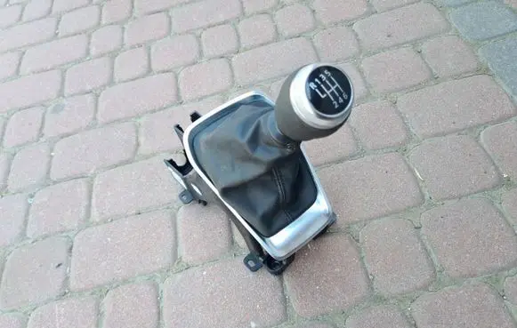 Renault Captur II Front wiper linkage and motor