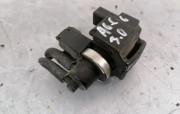 Audi A6 S6 C6 4F Turbo solenoid valve 059906628A