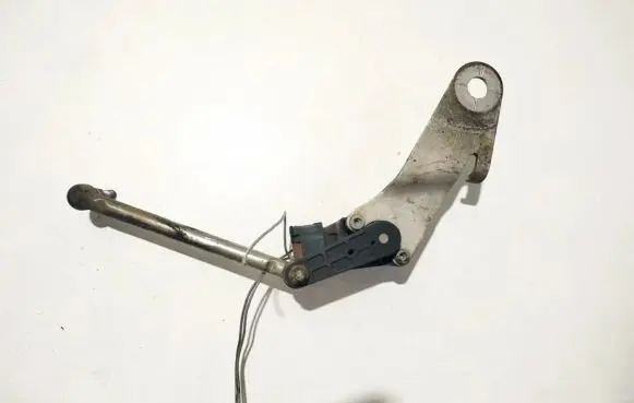 BMW 5 E60 E61 Front height sensor lever 11210110