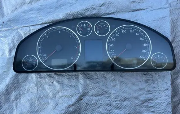 Volkswagen Multivan T5 Speedometer (instrument cluster) 7H5920872J 25070612210