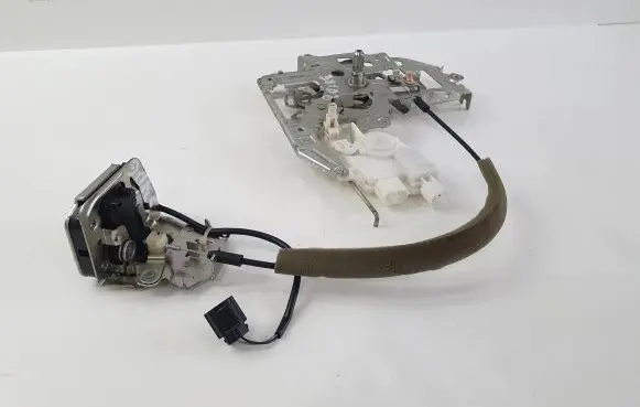 Nissan NV400 Loading door lock 8200766888 8200661170
