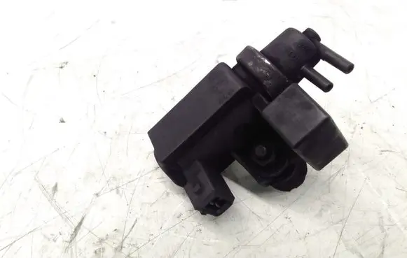 BMW X5 E53 Turbo solenoid valve 2247903