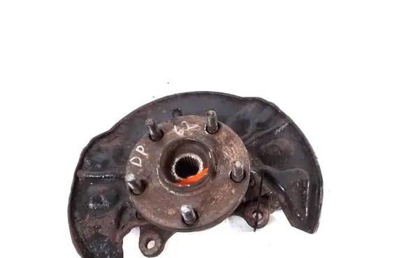 Toyota Corolla Verso AR10 Front wheel hub