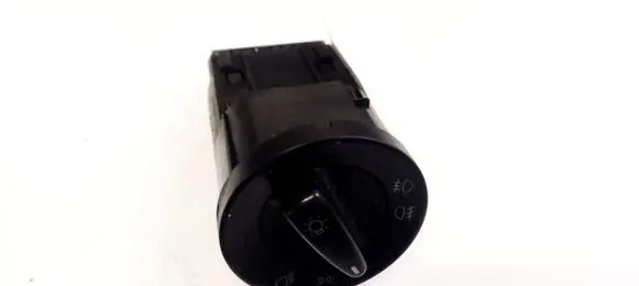 Volkswagen Golf IV Light switch 1C0941531A 04052031