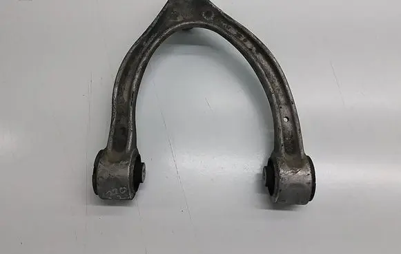 Mercedes-Benz C W205 Front lower control arm/wishbone 2053305501