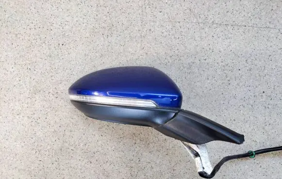 Volkswagen Golf VII Front door electric wing mirror