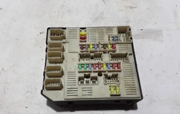 Renault Megane III Fuse module 284B60010R