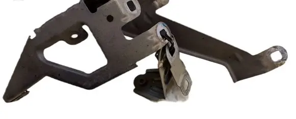 BMW 6 F12 F13 Fender mounting bracket A52