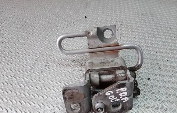 Volkswagen Golf V Front door lower hinge 1K0831412M