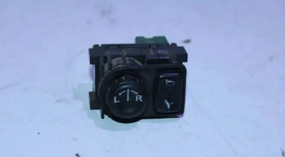 Nissan Qashqai Wing mirror switch