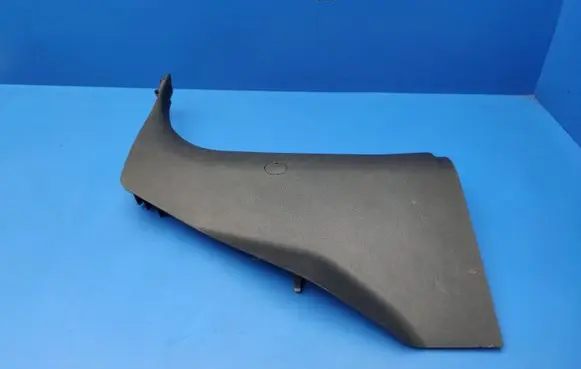 Foot area side trim