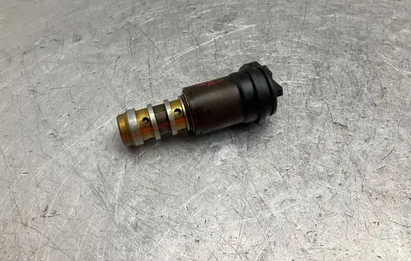 BMW 5 E60 E61 Camshaft vanos timing valve 1707323