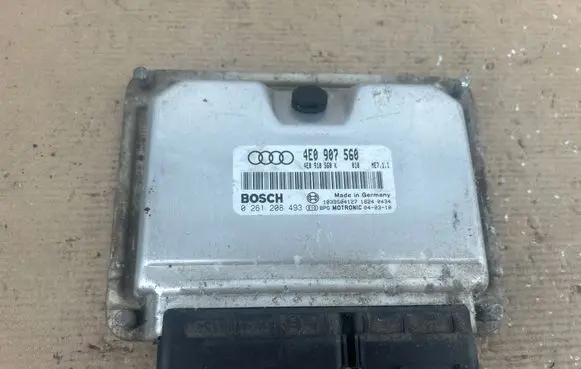 Audi A8 S8 D3 4E Engine control unit/module 4E0907560 4E0910560K 0261208493