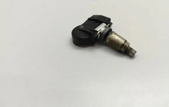 BMW 5 E60 E61 Tire pressure sensor 755876580 7558765804