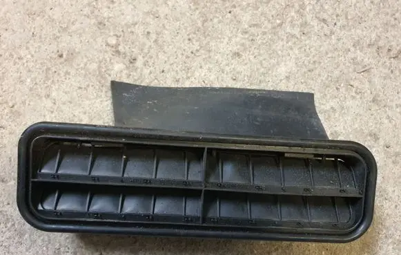 Mercedes-Benz SL R230 Quarter panel pressure vent A2308300342