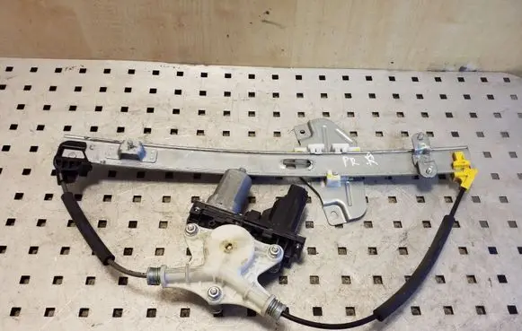 KIA Rio Front door window regulator with motor 824501W010