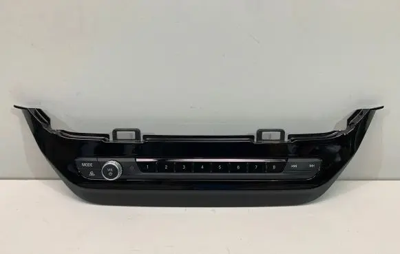Head unit multimedia control